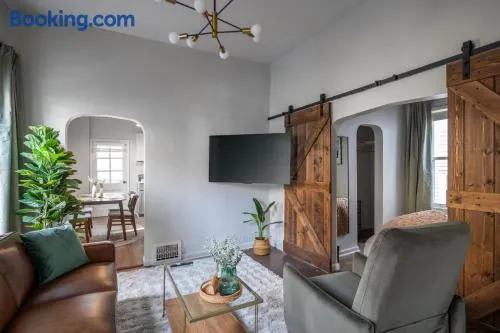 Mid-Century Modern Retreat in Little Italy - Image 1