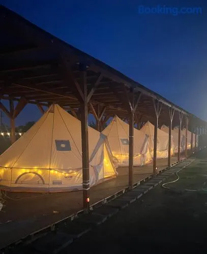 Meme Glamping - Image 1