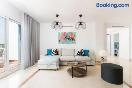 Deluxe 2 bed Apartment - Image 1