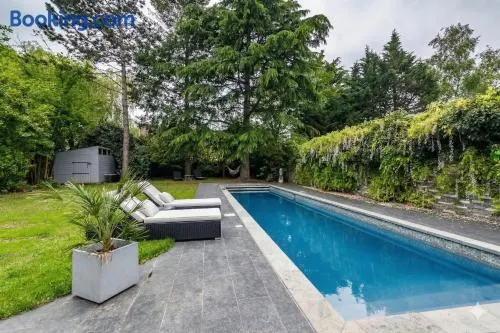 Villa, swimming pool, 5 bedrooms, Versailles - Image 1