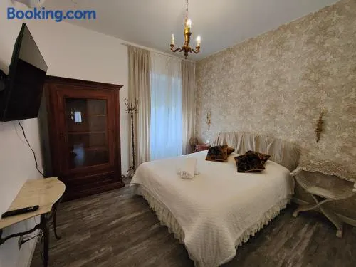 Romeo & Juliet Non-Hotel - Image 1