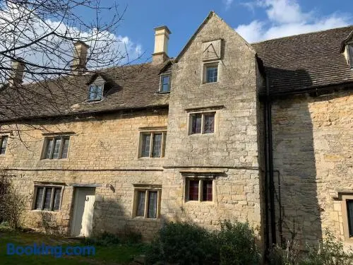 6 Bedroom Farm House with 12 Beds in Weldon - Image 1