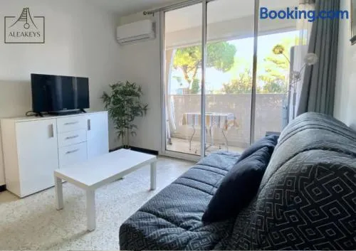 Studio Le Takeo Quartier Ponant, clim, parking, proche golf - Image 1