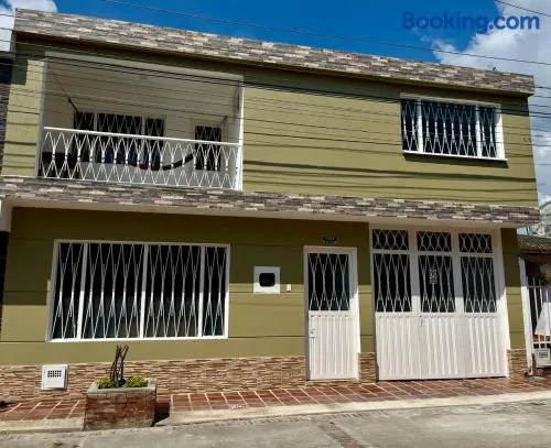 Agradable casa vacacional cerca al centro de Anapoima - Image 1
