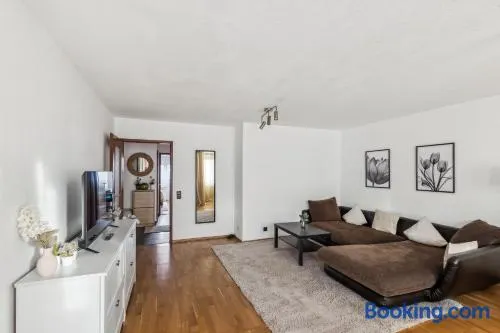 Stilvolles City-Apartment im Herzen von Böblingen - Image 1