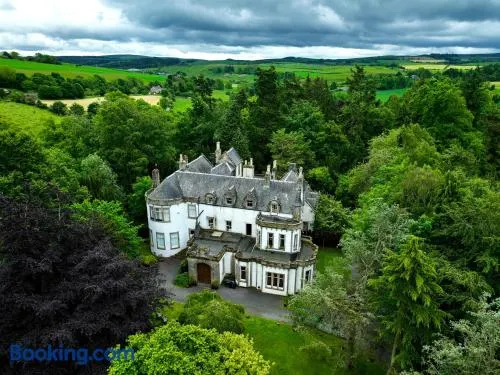 Edinburgh Country Estate Rooms & Apartments - Image 1