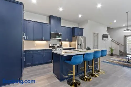 Blue Oasis - Serene & Spacious 3BR Escape - Image 1