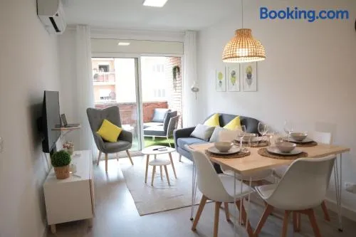 Modern Apartament al costat del Parc de la Devesa - Image 1