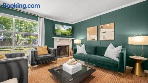 Xcape to a Tranquil 4 Bedroom Retreat - Image 1
