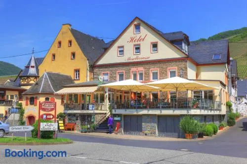 Hotel Garni & Café Moselterrasse - Image 1