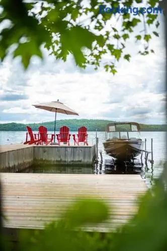 Private Cliffside Chalet Nestled in Nature With Western Sunsets & Waterfront Access Near Algonquin Park- Pass Included - Image 1