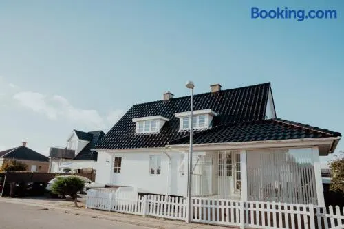 Family-Friendly Holiday Home Near The Sea - Image 1