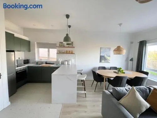 Stylish City Retreat - sleeps 6 - Image 1