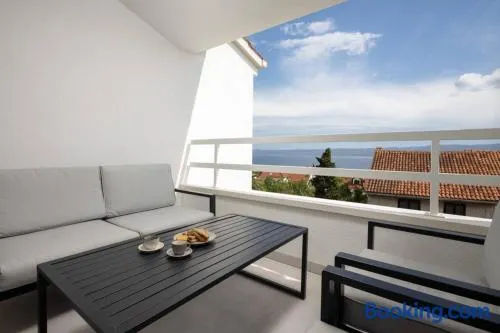 Holiday in Bol **** yellow - Image 1