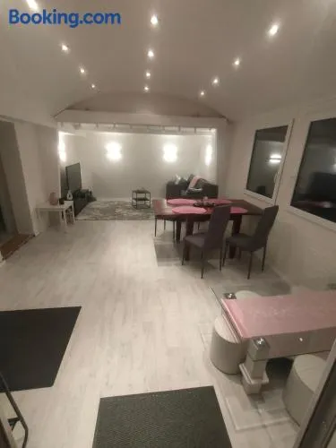 Ferienwohnung mit großem Garten - Image 1