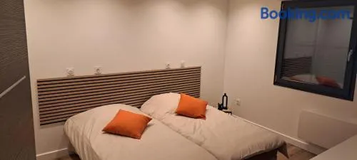 La maison d'à côté Chambre 2 - Image 1