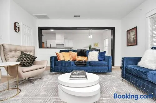 Stylish 4 Bedroom home in Richmond Houston Area - Image 1