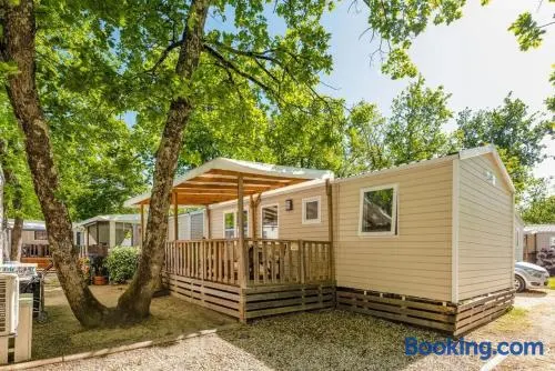 Bungalow avec équipements partagés près de Lagorce, 32 m² - Image 1