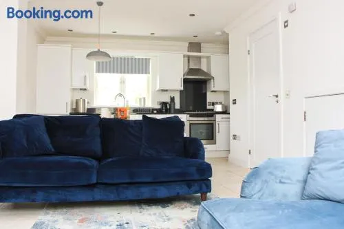 BEACHSIDE modern home, dogs welcome - Image 1