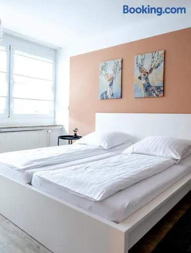 Ferienwohnung Schaaf, zentrale Lage, Klimatisiert, Netflix, inklusive Parkplatz - Image 1