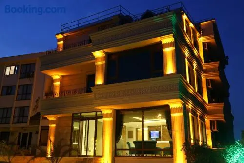 Sea Golden Hotel & Restaurant - Image 1