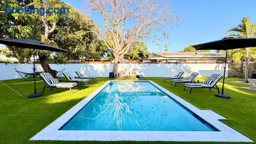 Luxury Miami Pool House Private Backyard Oasis Near Wynwood and Miami International Airport - Image 1