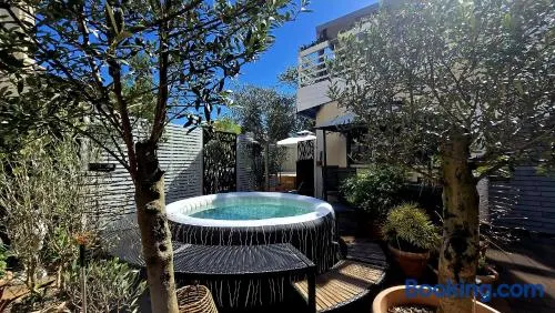 APART Studio Suites - Boutique Design in Dessau mit Whirlpool Klima Parken Elberadweg - Image 1