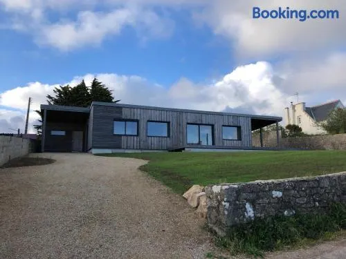 Maison en bois vue sur mer en Bretagne 5 couchages - Image 1