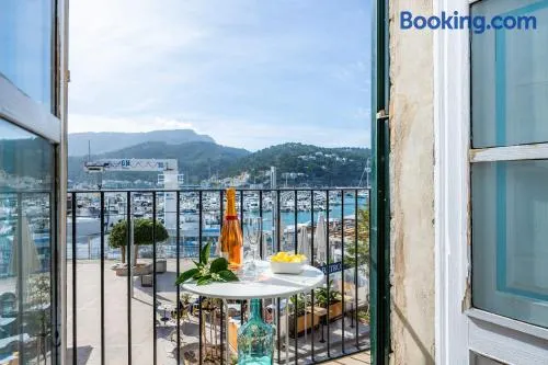 Marina 48 Seafront Apartment - Image 1