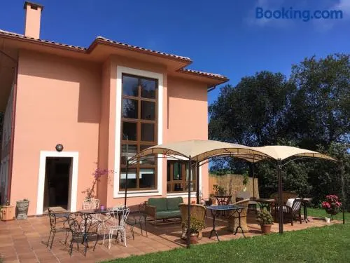 La Casa en el Camino - Image 1