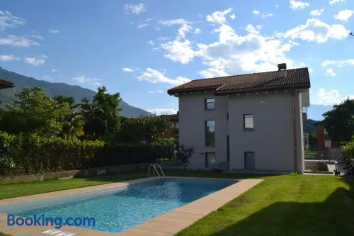 lido 3 pool, 30m from the lake, pet friendly COMO LAKE - Image 1