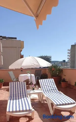 Cozy and sunny penthouse Fira BCN - Image 1