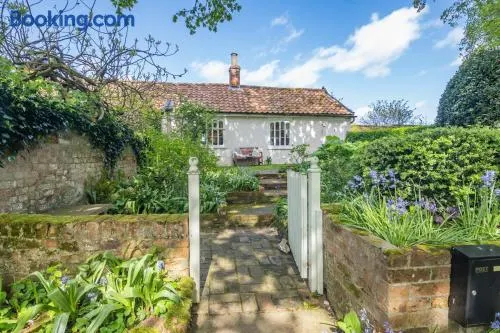 Gardeners Cottage - Image 1