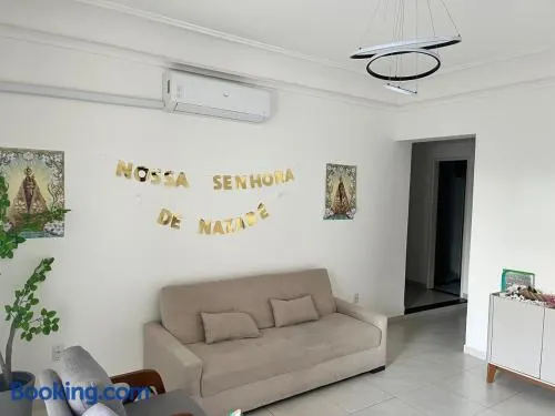 Apartamento de dois quartos em frente a sorveteria Cairu - Image 1