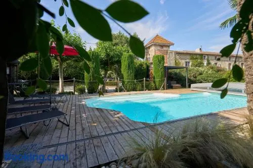 Le Pigeonnier gîte privé avec piscine chauffée et abri, climatisé en pleine nature - Image 1