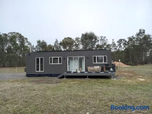 Lakeside Off-Grid Luxury Cabin Redman View - Image 1