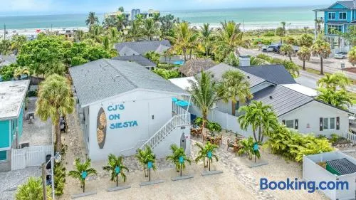 CJs - Pet Friendly, Located in Siesta Key Village, Steps to Siesta Key Beach! - Image 1