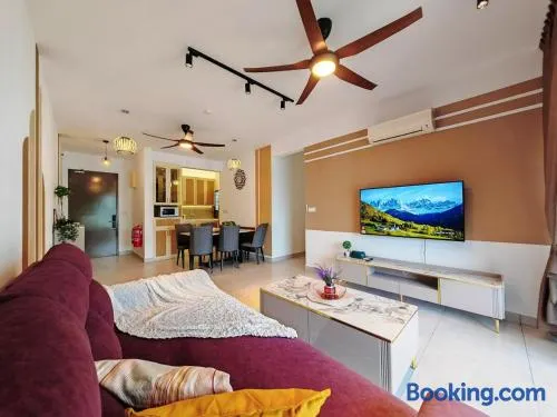 Astetica5 4BR Spacious Home w Netflix WiFi - Image 1