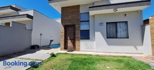 Prehenn Beach House com Piscina - Image 1