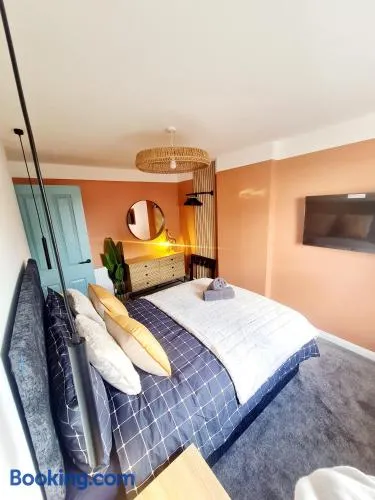 Urban 4BR house - Central-FREE parking-NO PARTY - Image 1