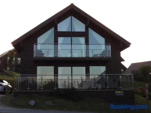 Peaceful relaxing home with leisure - Image 1