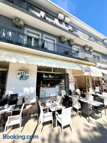 Hotel Zen - Image 1