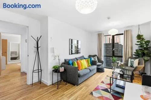 Central Liverpool Baltic Apartment Sleeps 7 - Image 1