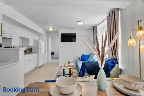Renovated 2BR in Germantown - Image 1
