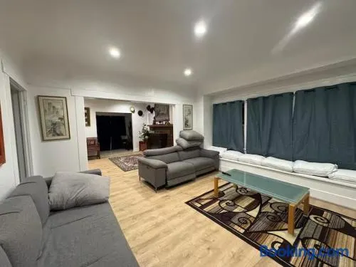 Nearby Museums • Downtown • 4BR • Sleeps 16 - Image 1