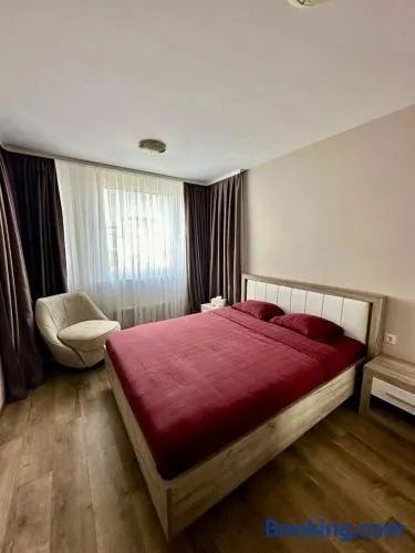 CENTER Elegant Living - Image 1