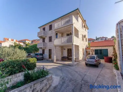 Appartement avec terrasse et barbecue | Vue sur l'eau - Image 1