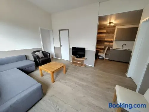Cosy 2-bedroom flat - Image 1
