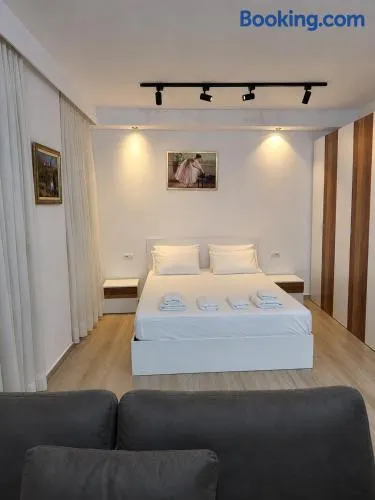 Studio Apartment - Image 1