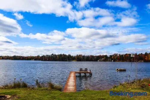Chain Lake Retreat Holiday Home - Image 1